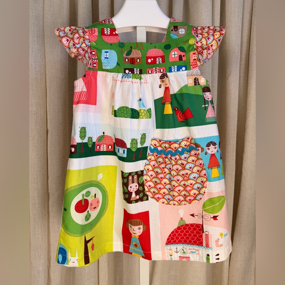 SWEET PETUNIA Girls Colorful Apple & Town Print Flutter Dress 4T NWT